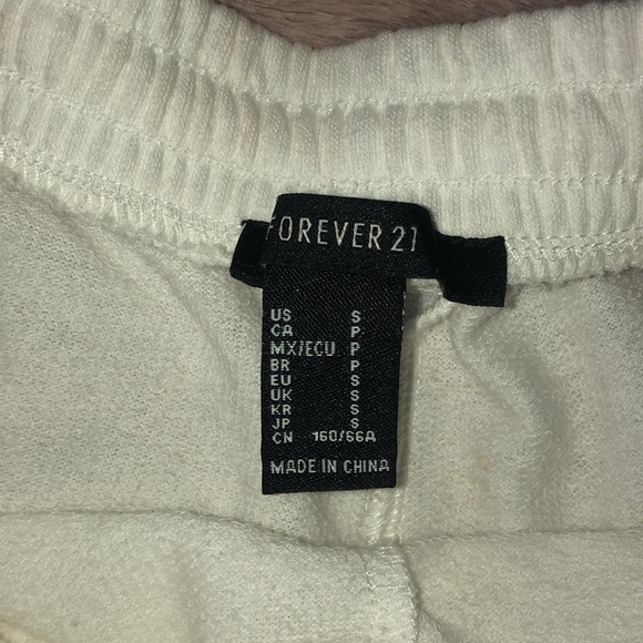 2 drawstring Shorts - Picture 6 of 7